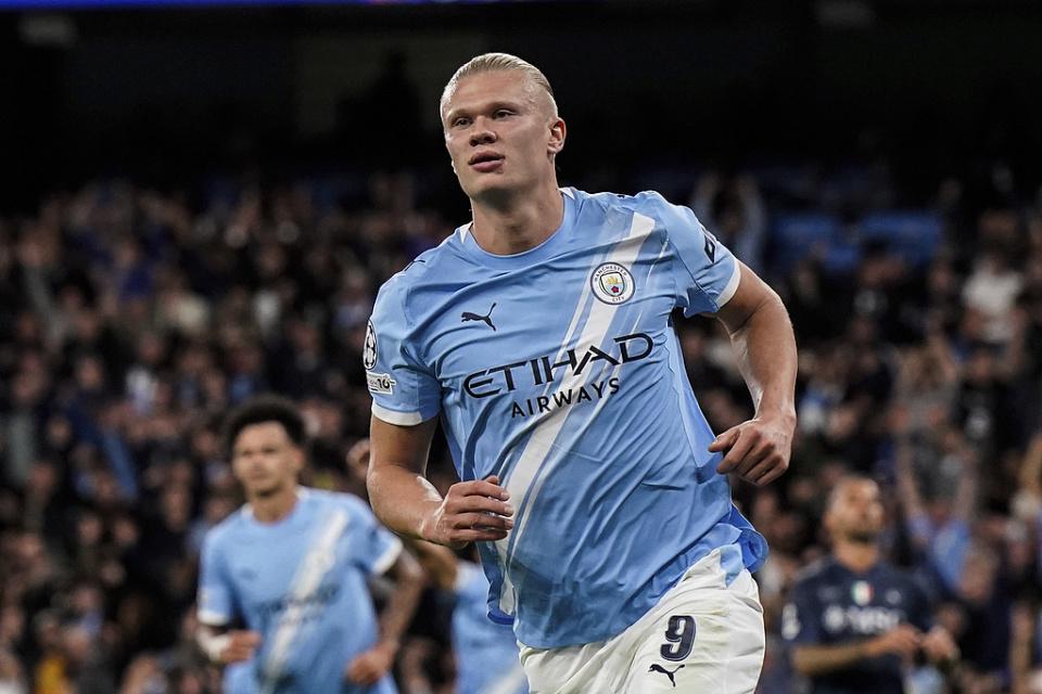 内无人盯防 内无人盯防