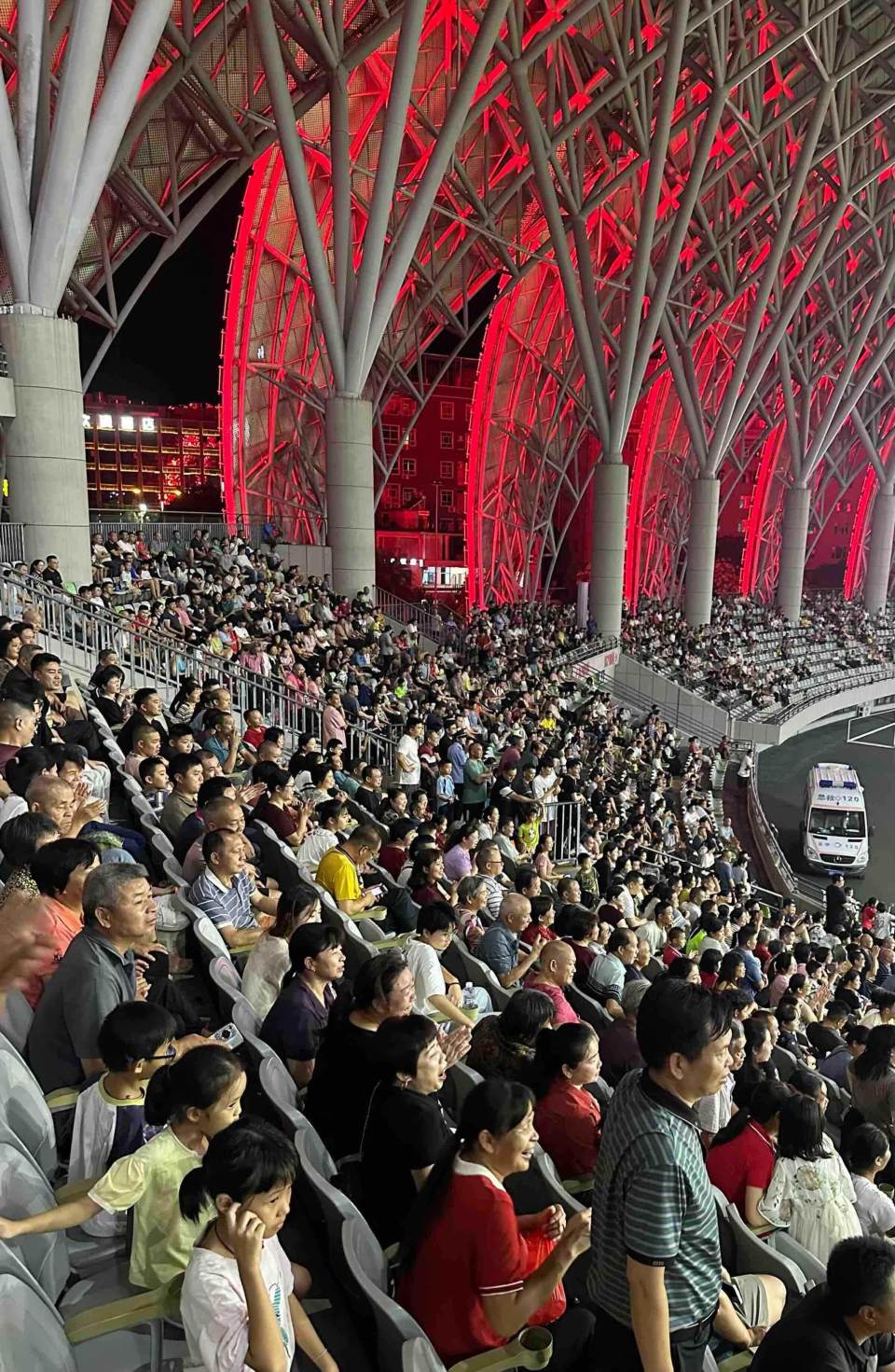 公共体育设, Outio, 各乡镇迅速