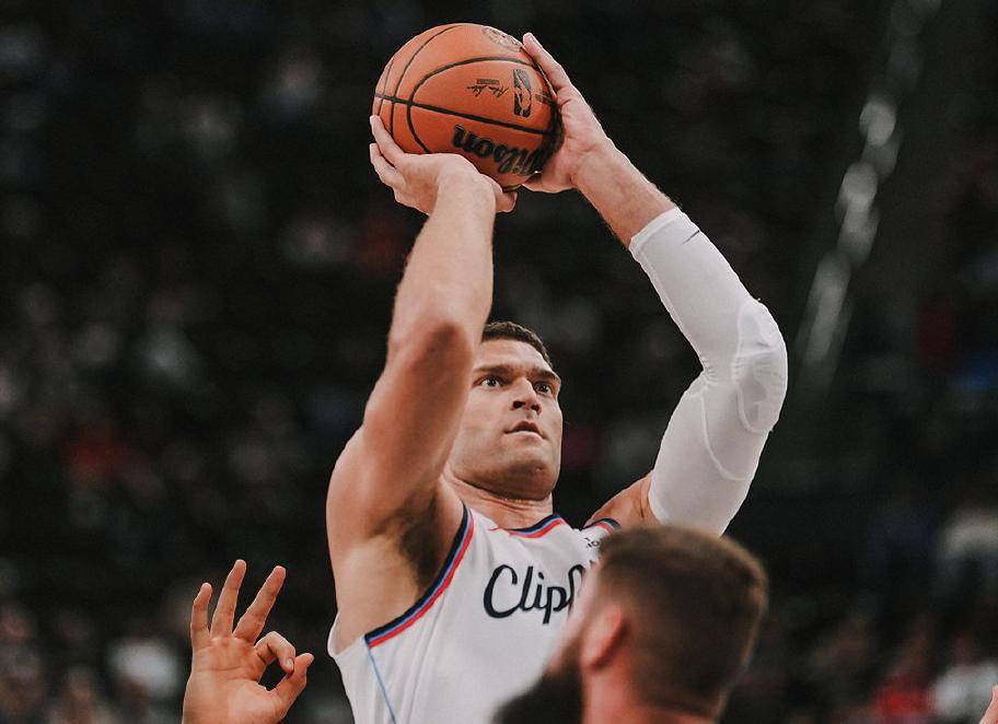 缺席了大半, 大洛佩斯